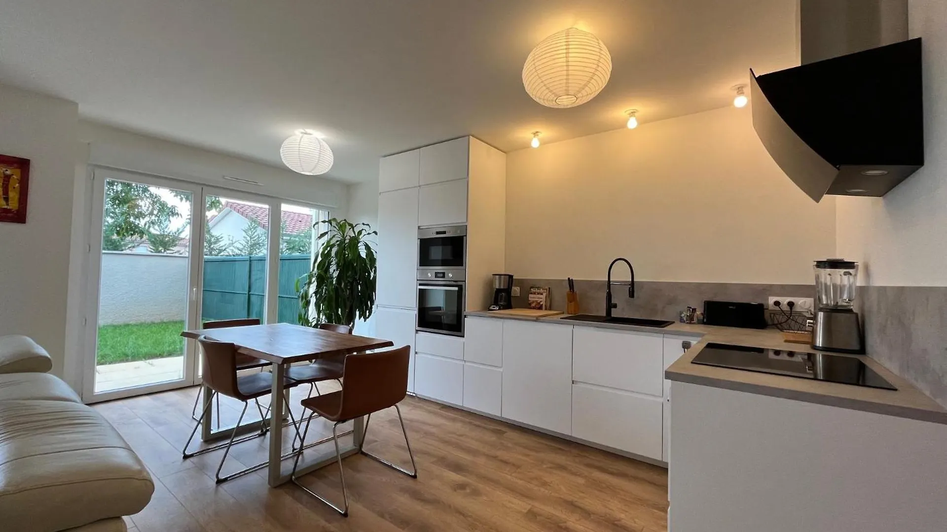 Maison T4 Cosy + Jardin Leyment Holiday home